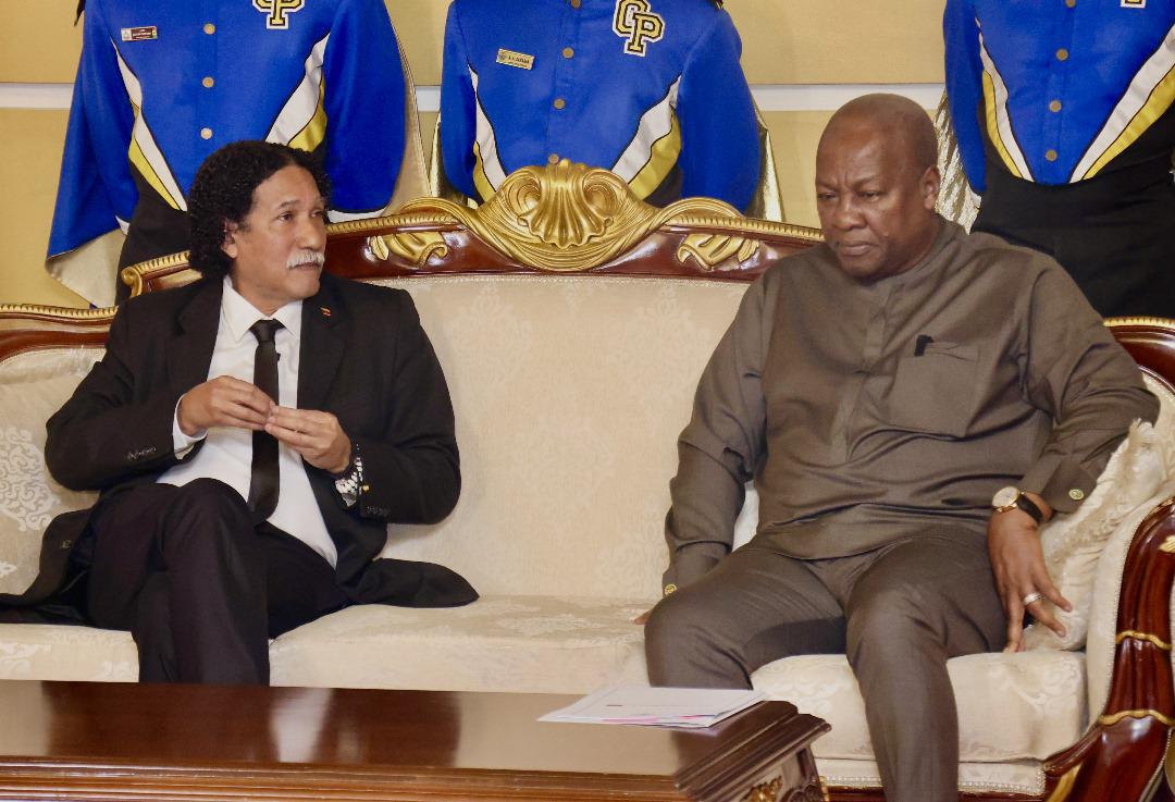 Embajador Jesús García presenta Cartas Credenciales ante Presidente de Ghana