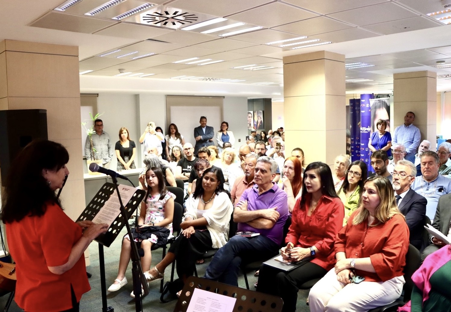 Organizaciones solidarias con Venezuela celebran desde Madrid resultados en elecciones municipales