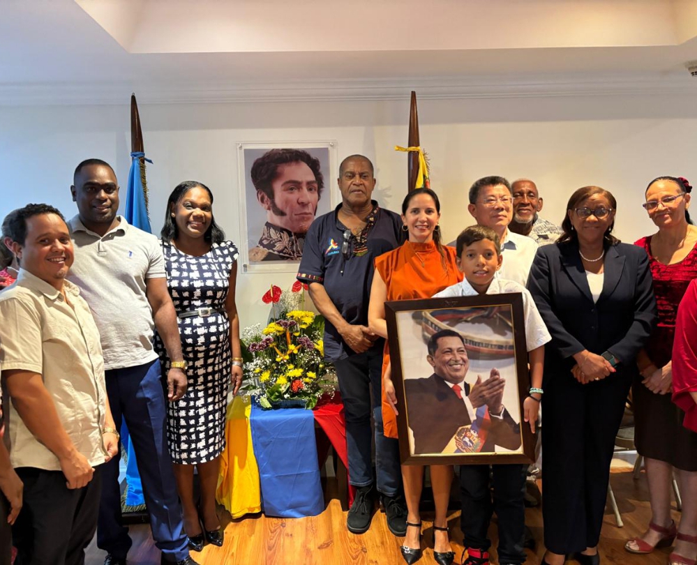 Santa Lucía rinde tributo al Pensamiento Bolivariano y compromiso democrático del Presidente Maduro