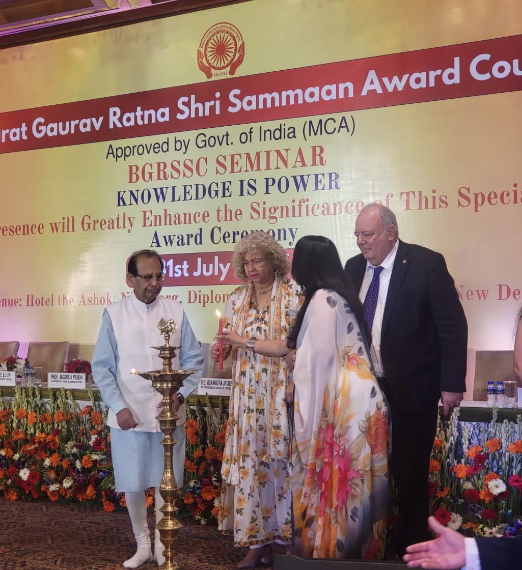 Embajadora en la India participó en premiación del Bharat Gaurav Ratna Shri Sammaan Award Council
