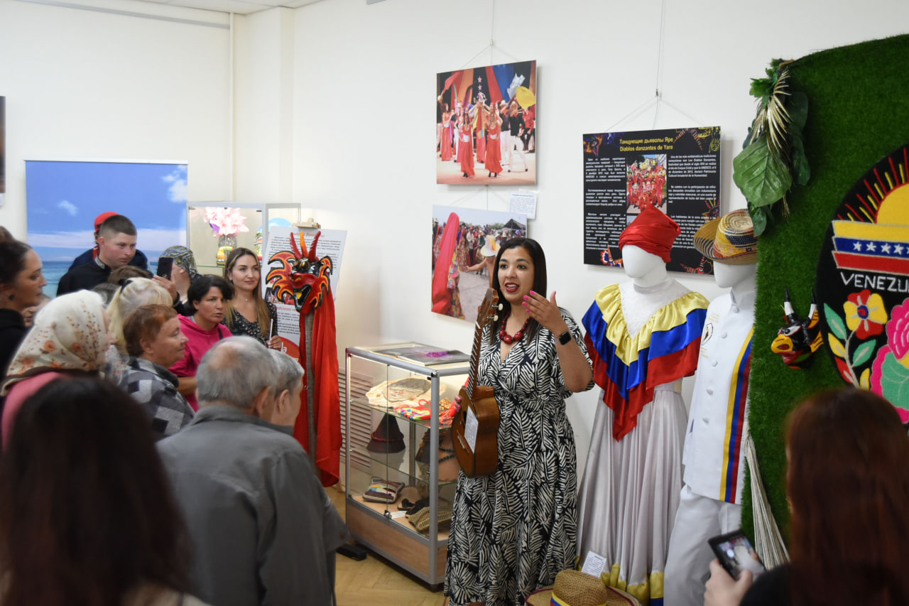 Minsk celebra Julio Victorioso de Venezuela y 71 aniversario del Comandante Chávez con evento cultural