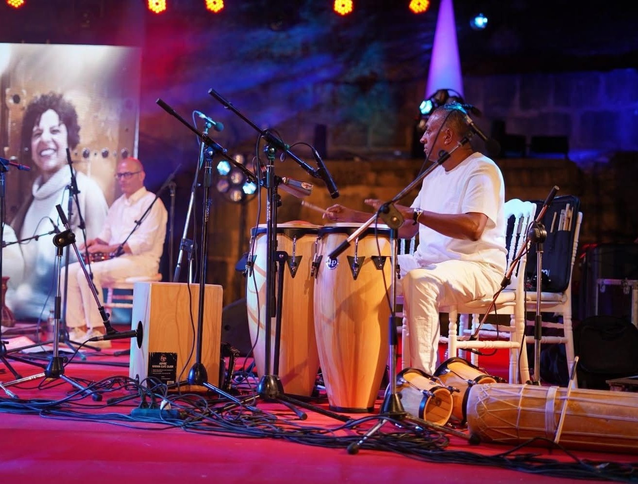 Percusionista venezolano Gustavo Ovalles actúa en Festival Internacional de las Artes de Oudhna