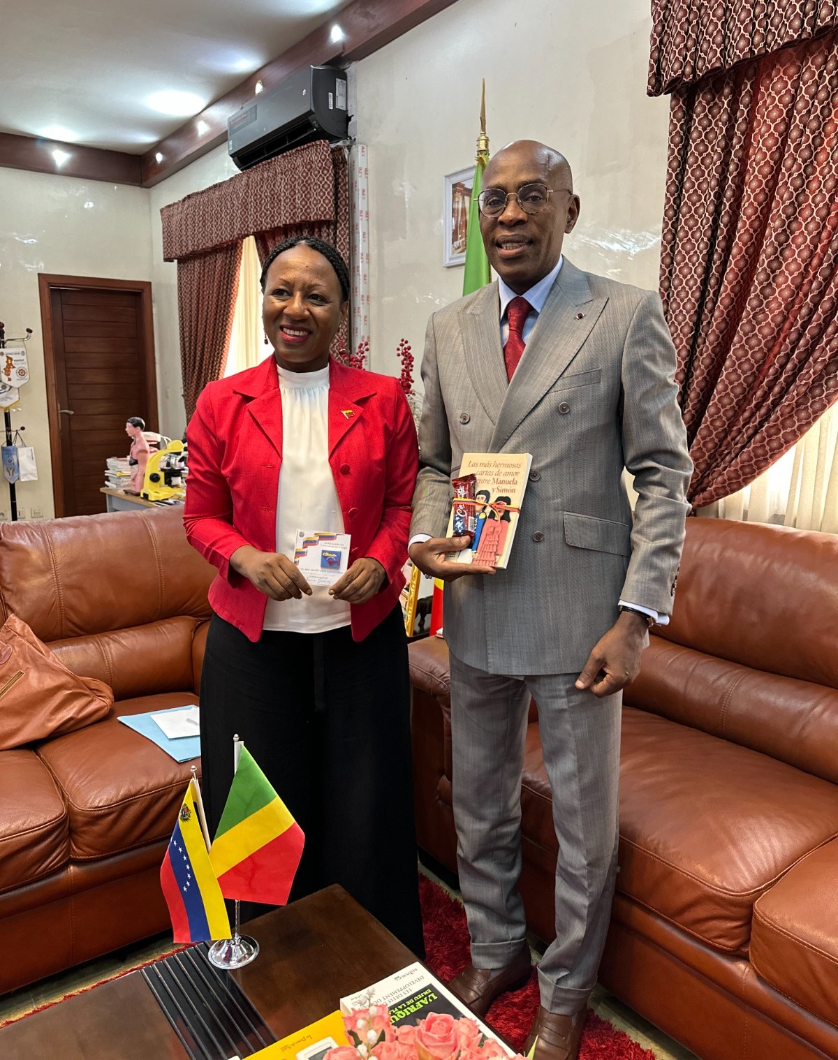 Embajadora de Venezuela sostiene fructífera reunión con Ministro de Educación Preescolar, Primaria, Secundaria y Alfabetización de la República del Congo