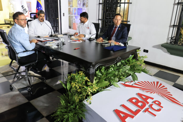 Pueblos de la ALBA-TCP denuncian acusaciones infundadas de EE.UU. contra el presidente Maduro