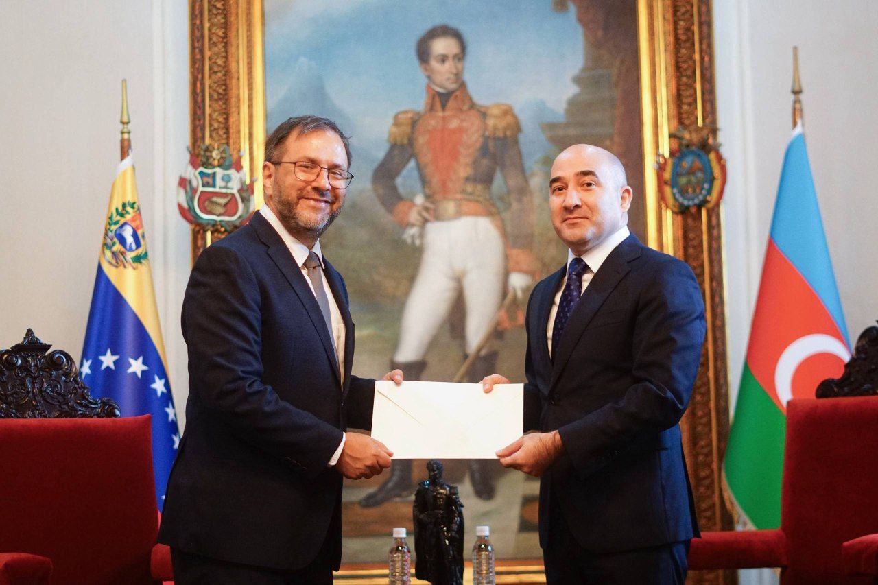 Canciller Yván Gil recibe Copias de Estilo de embajadores de Camboya, Azerbaiyán y Cote D' Ivoire