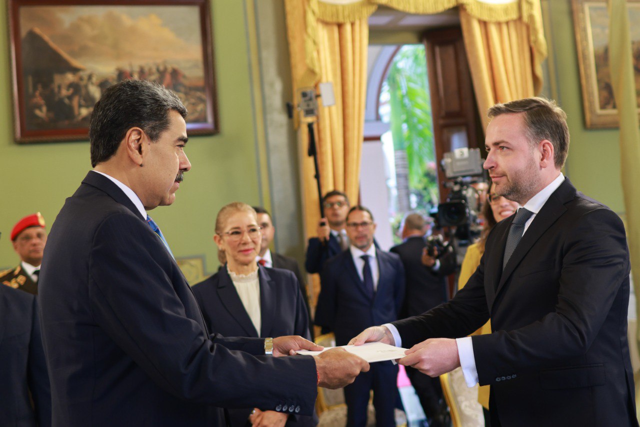 Hungría afianza relaciones con Venezuela al presentar Cartas Credenciales su Embajador