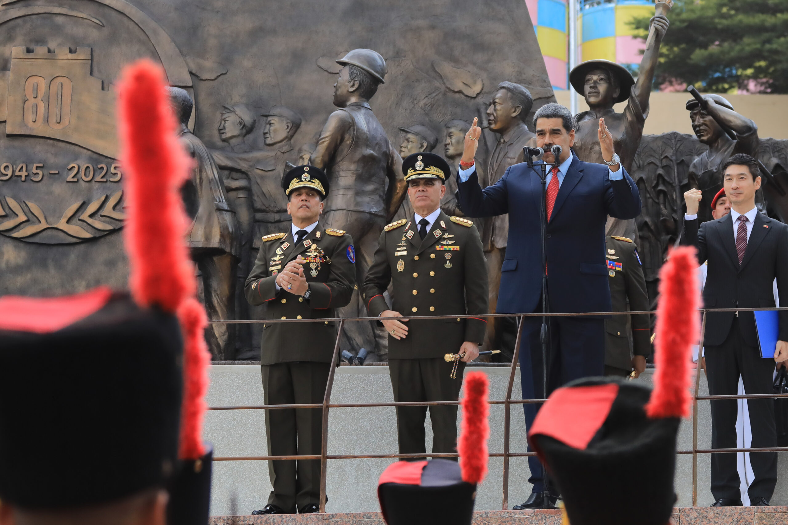Presidente Maduro advierte que suelo patrio no será profanado