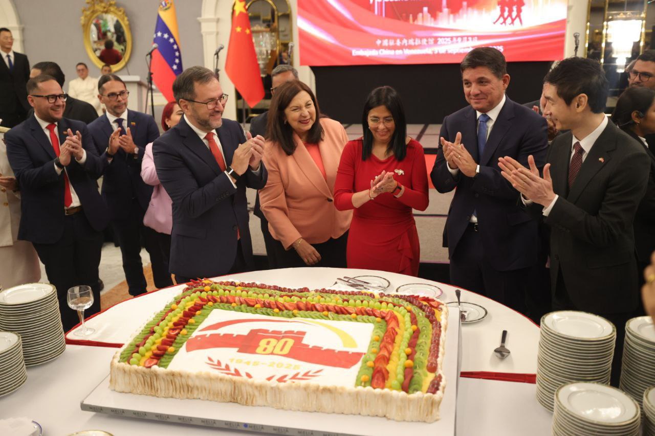 Canciller Yván Gil participa en recepción por 80º aniversario de la victoria china frente a agresión japonesa