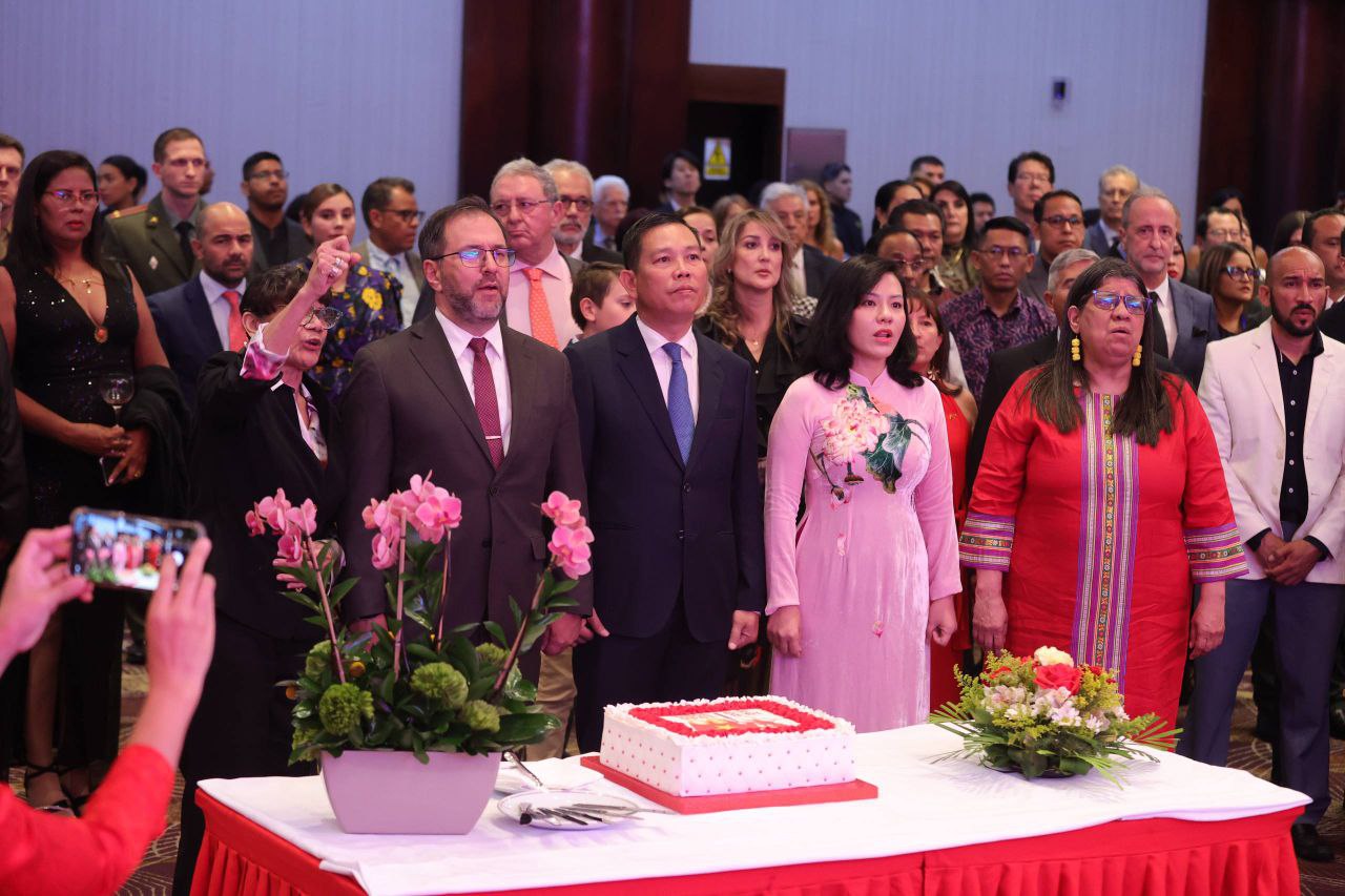 Canciller Yván Gil: Vietnam es ejemplo de resistencia y dignidad para los pueblos del mundo