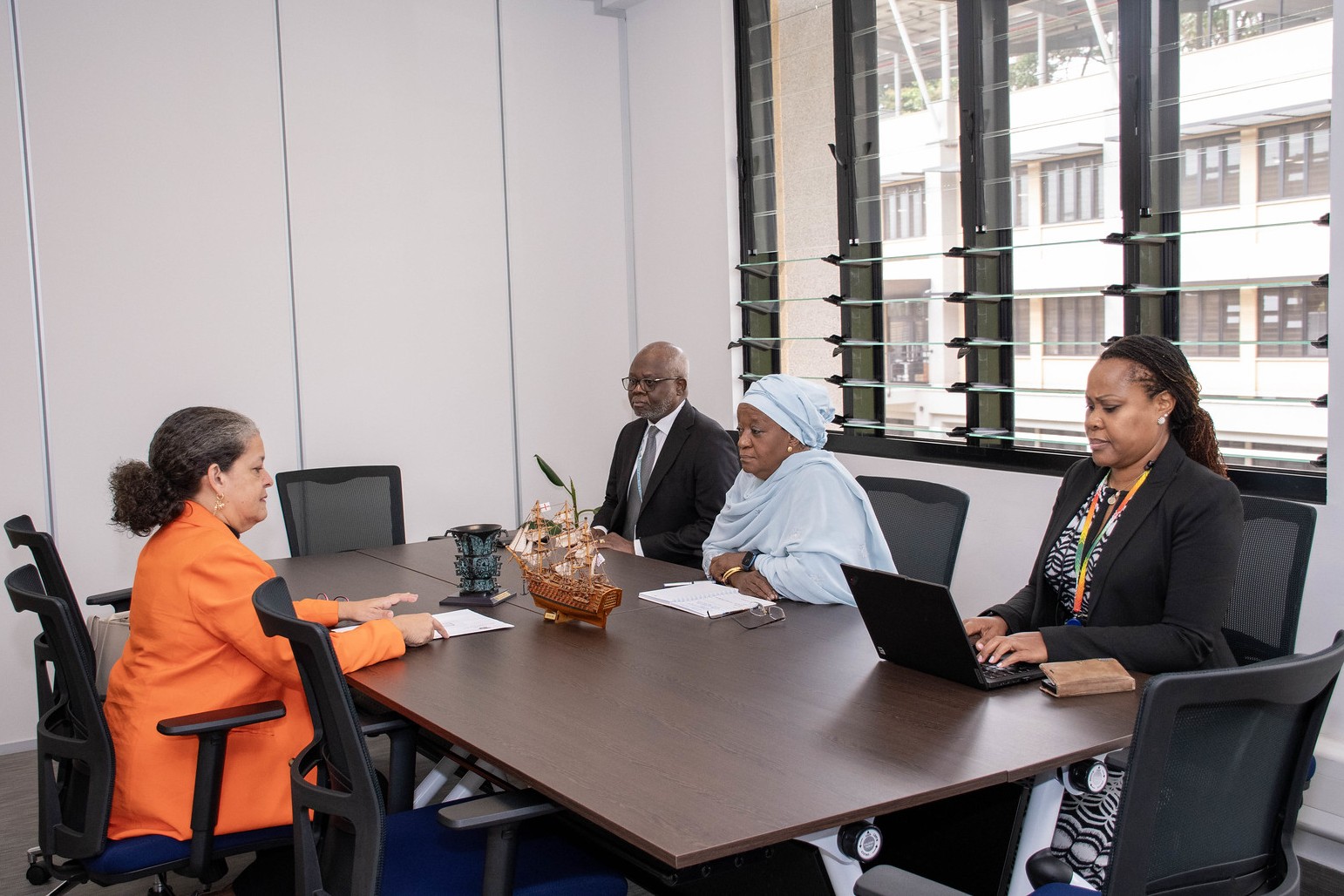 Venezuela expone ante ONU Nairobi acoso sistemático e ilegal de EEUU