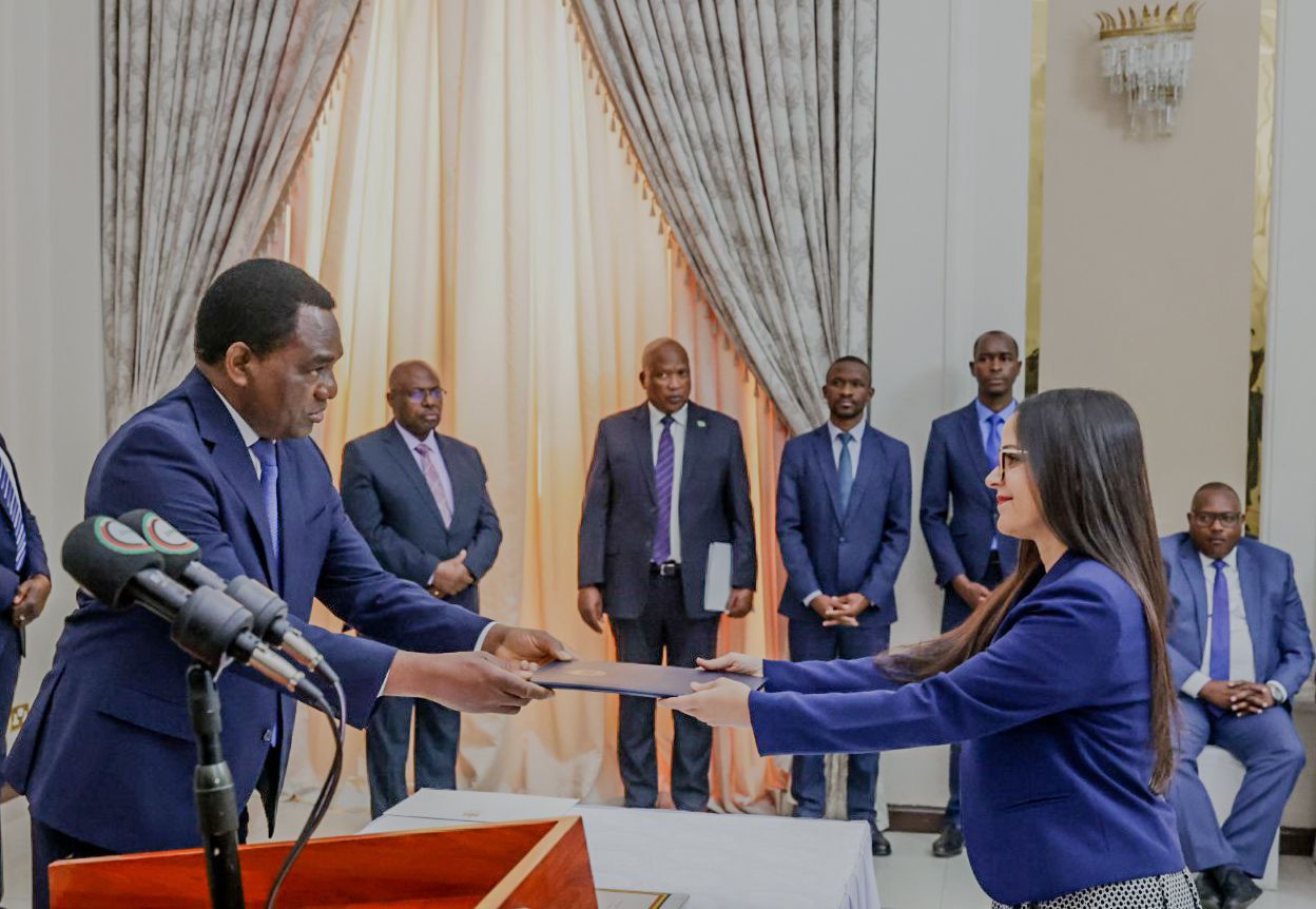 Embajadora Belén Orsini presenta Cartas Credenciales ante el Presidente de Zambia