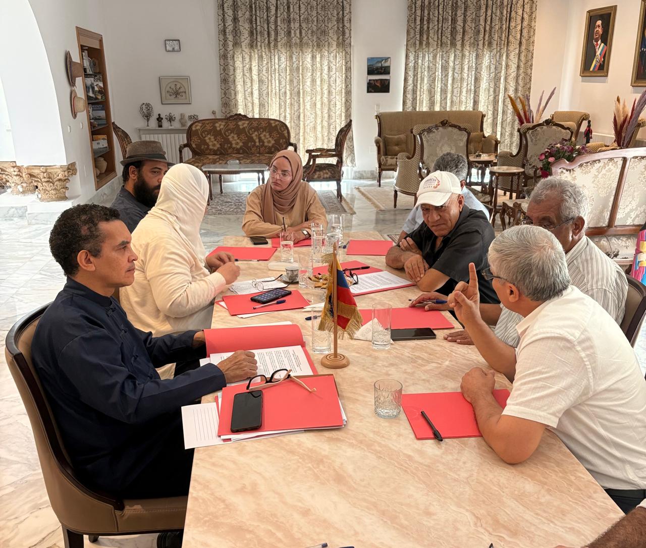 Partidos y movimientos de Túnez inician campaña contra amenazas de EEUU a Venezuela