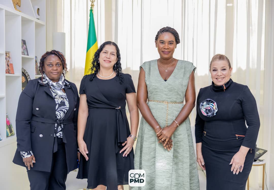 Embajadora Pino y Primera Dama de Gabón impulsan cooperación en temas sociales