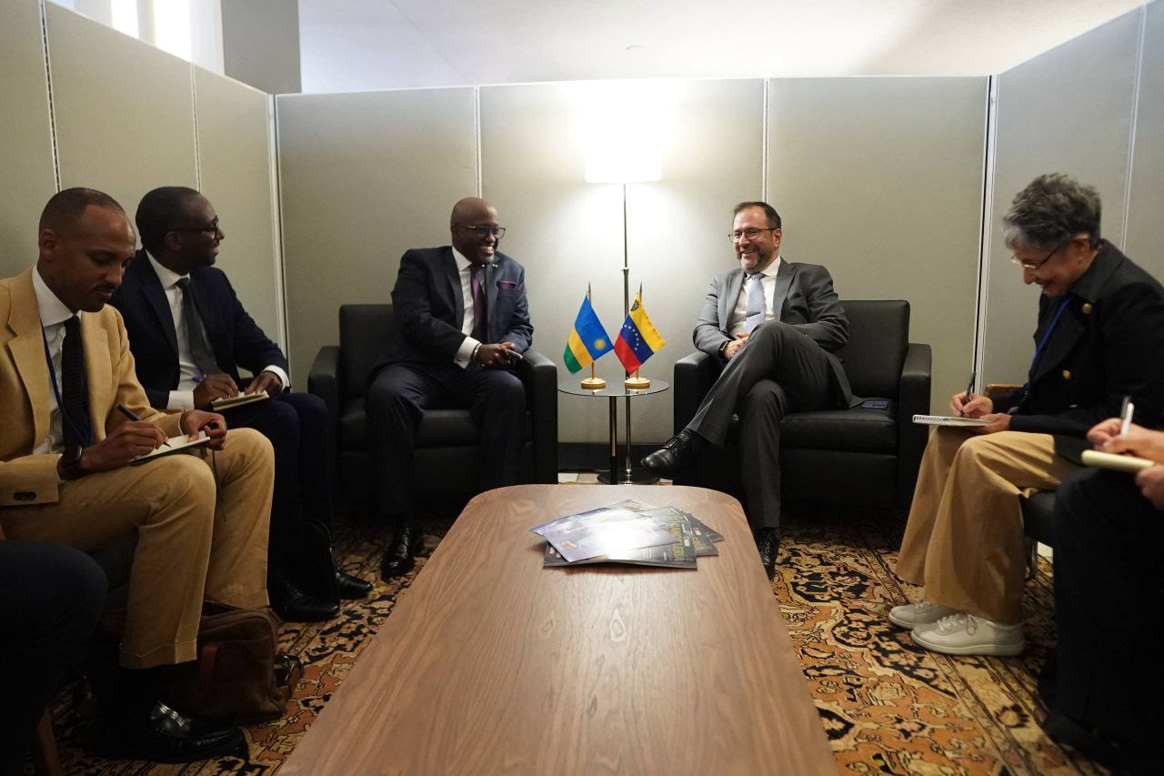 Venezuela y Ruanda expresan interés en ampliar relaciones para alcanzar logros conjuntos