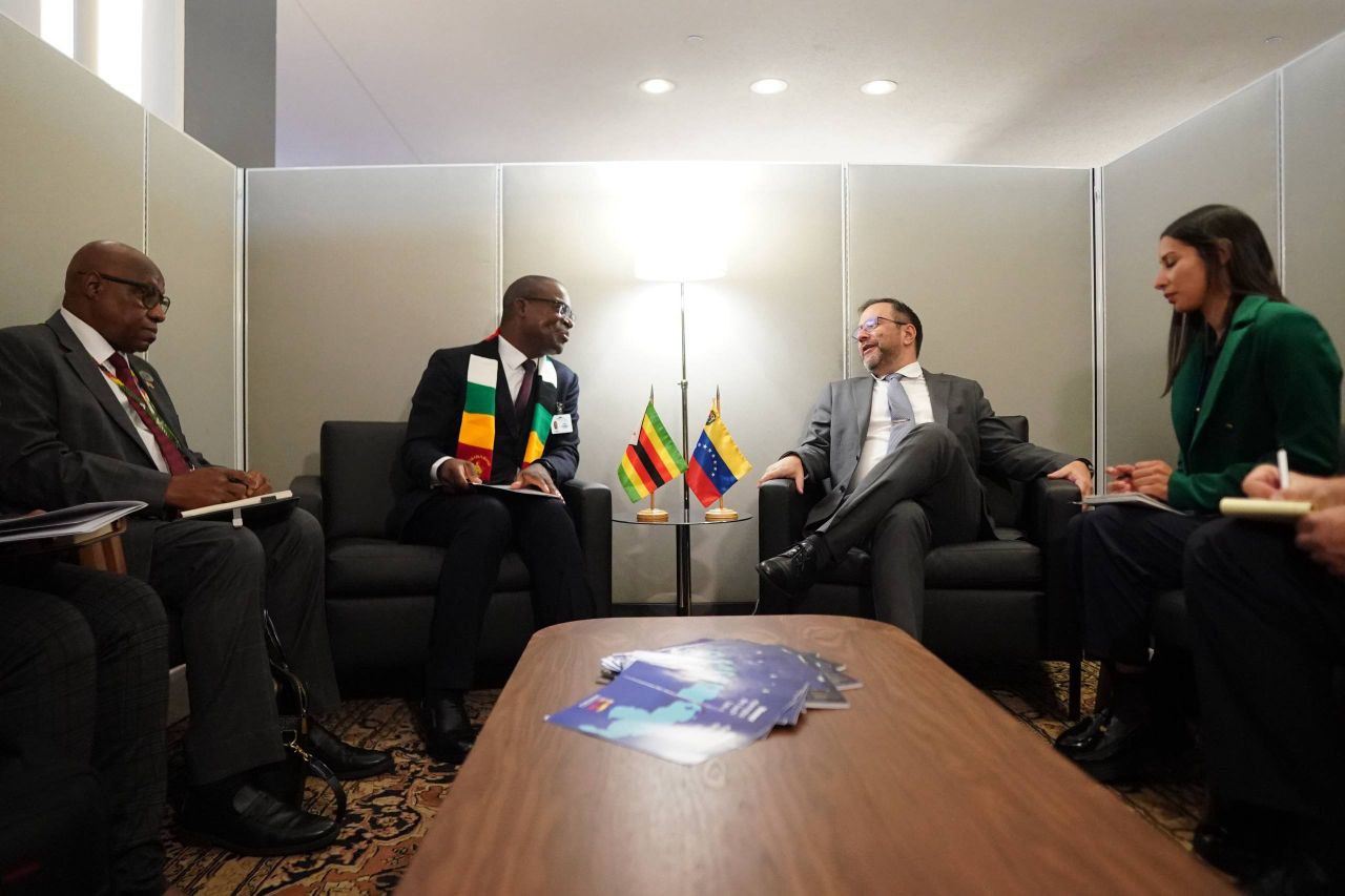 Venezuela y Zimbabue ratifican acuerdos sobre intercambio y desarrollo académico e intelectual