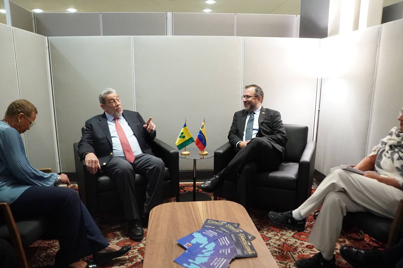 Venezuela y San Vicente y las Granadinas reafirman sólida alianza y cooperación