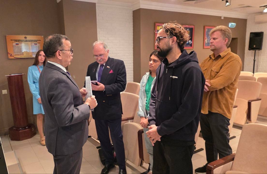 Estudiantes universitarios y Asociación de Amistad Venezuela-Rusia reiteran solidaridad con Caracas en Moscú