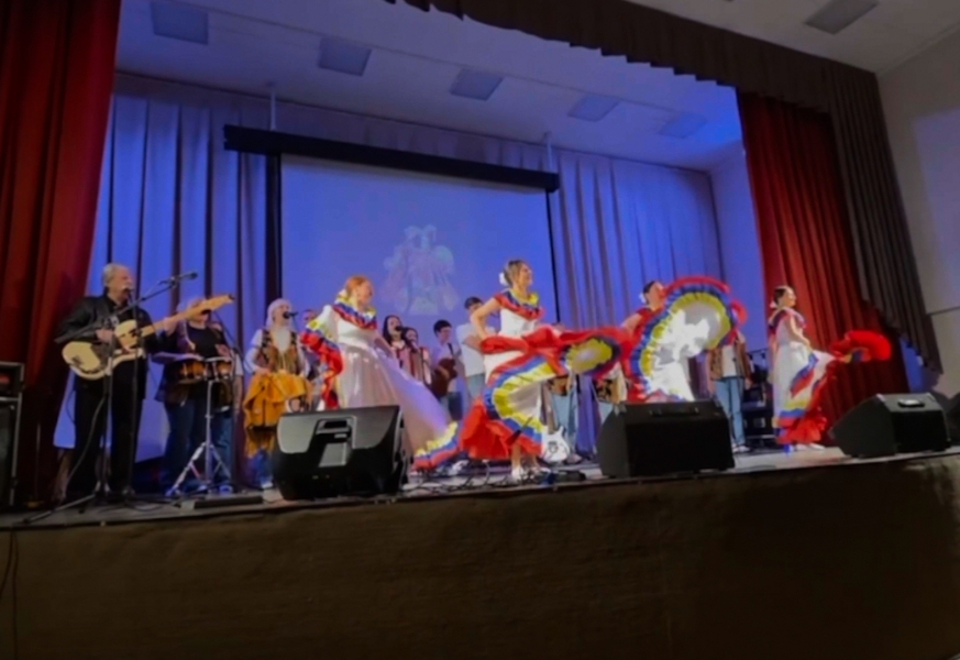 Conjunto Grenada de Rusia recuerda encuentro con presidente Maduro en Venezuela