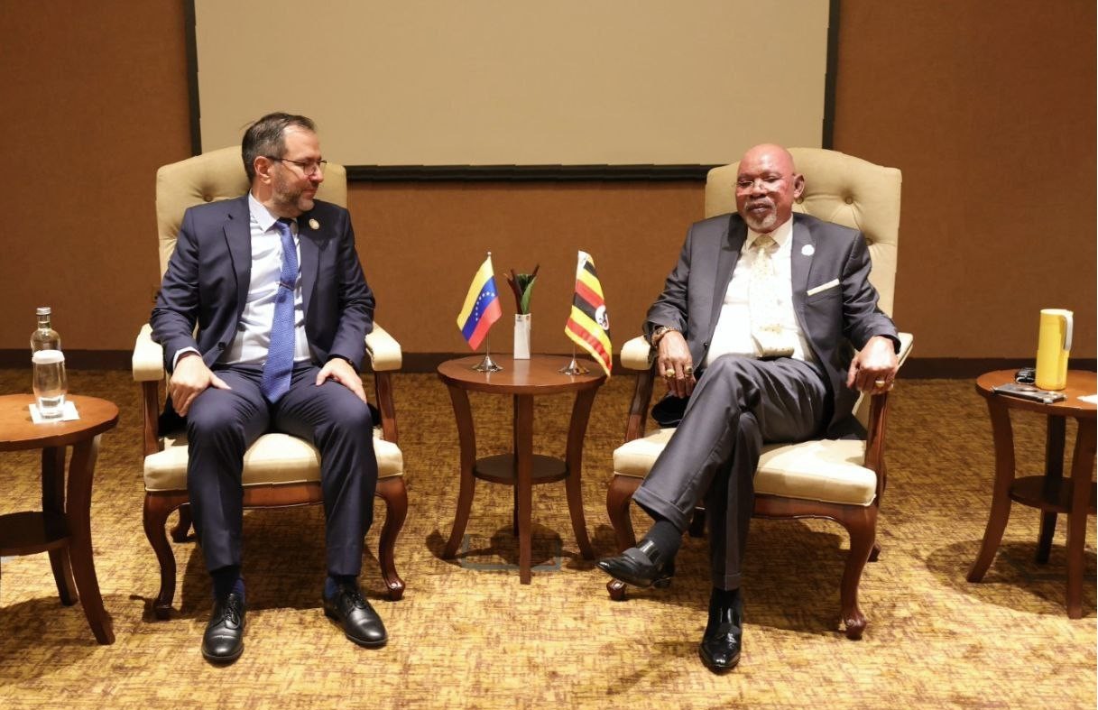 Venezuela y Uganda expresan interés en fortalecer lazos bilaterales durante cumbre MNOAL
