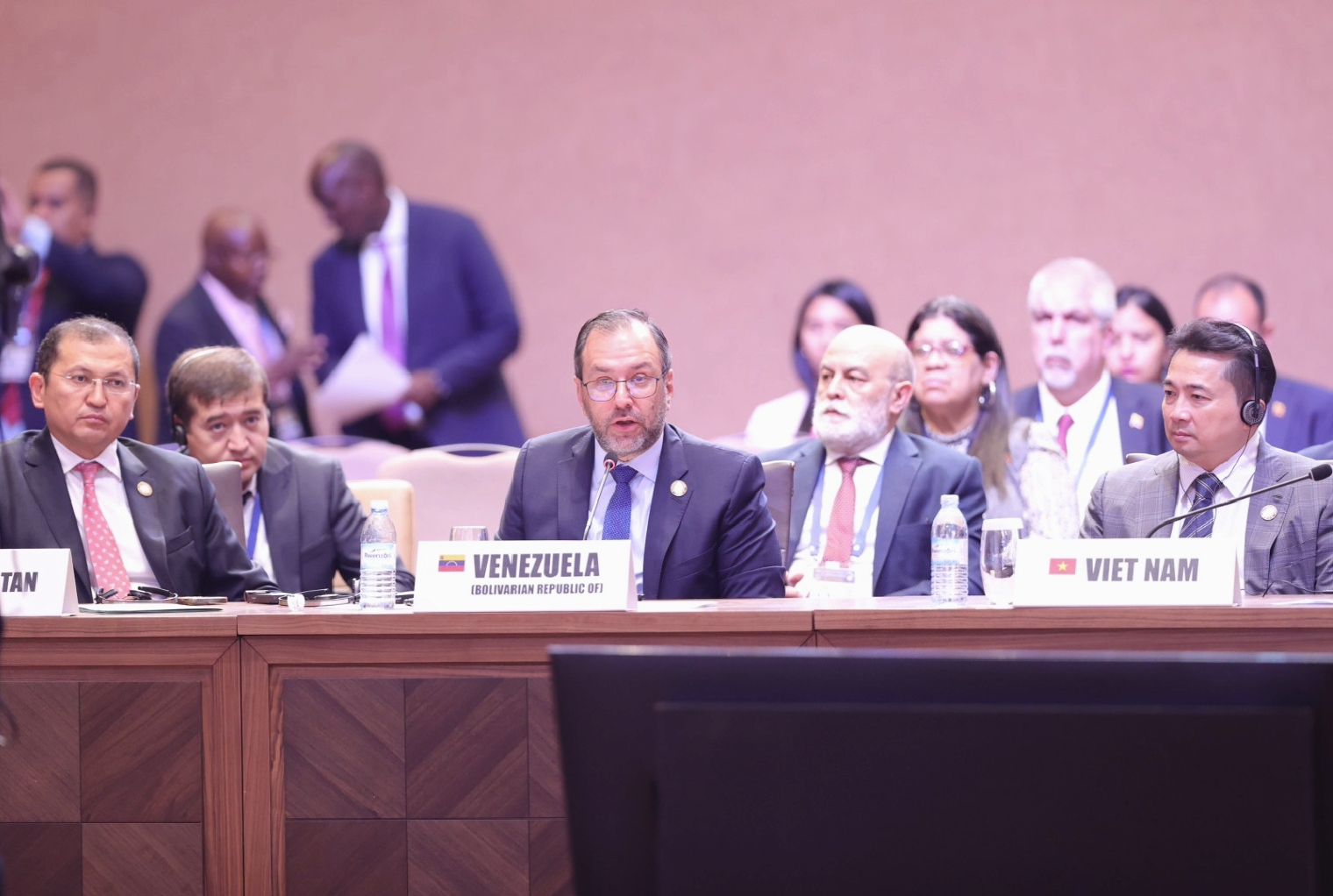 Canciller Yván Gil en MNOAL: Es necesario construir un mundo en el que ningún país tenga que doblegarse a ninguna potencia