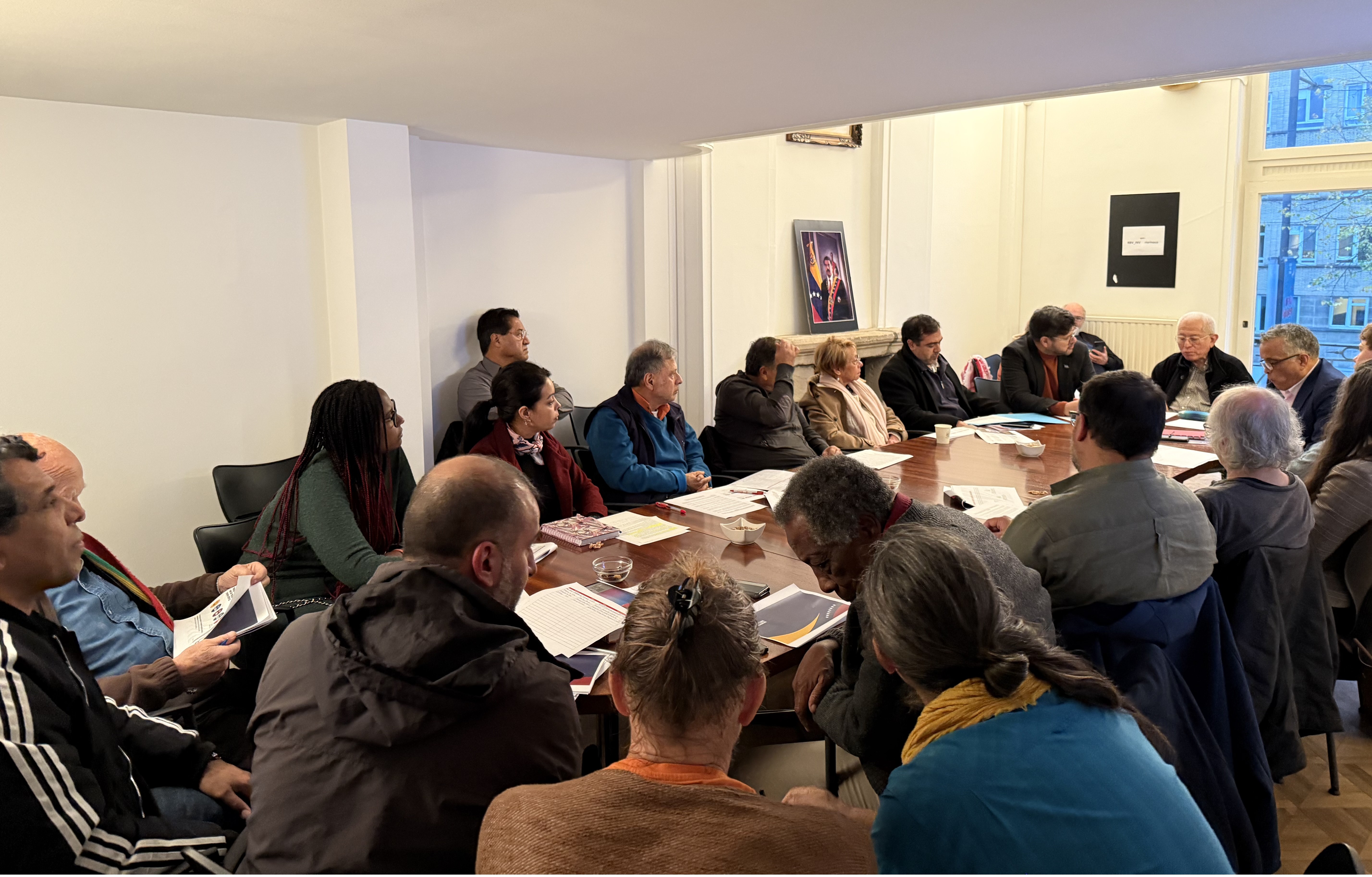 Movimientos sociales de Bélgica condenan amenaza imperialista contra Venezuela