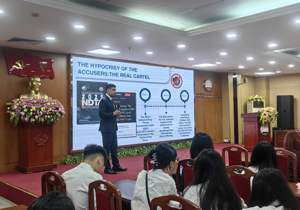 Embajada en Vietnam dicta conferencia en la Academia Política Nacional Ho Chi Minh