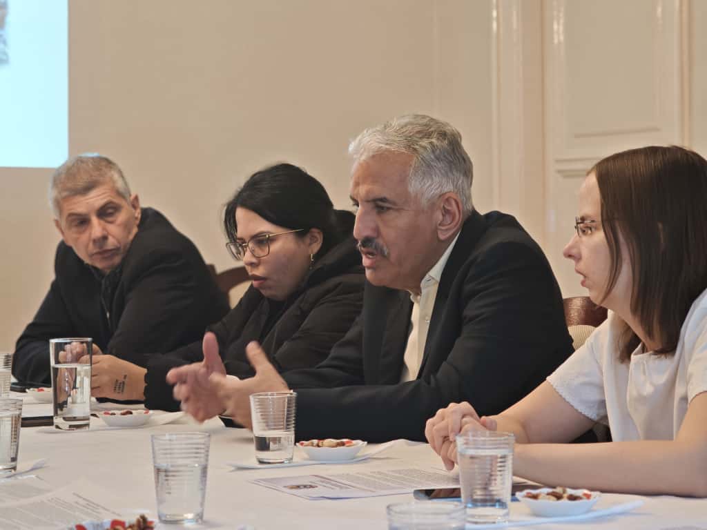 Venezuela recibe apoyo de organizaciones y movimientos políticos en Hungría ante agresión de EEUU