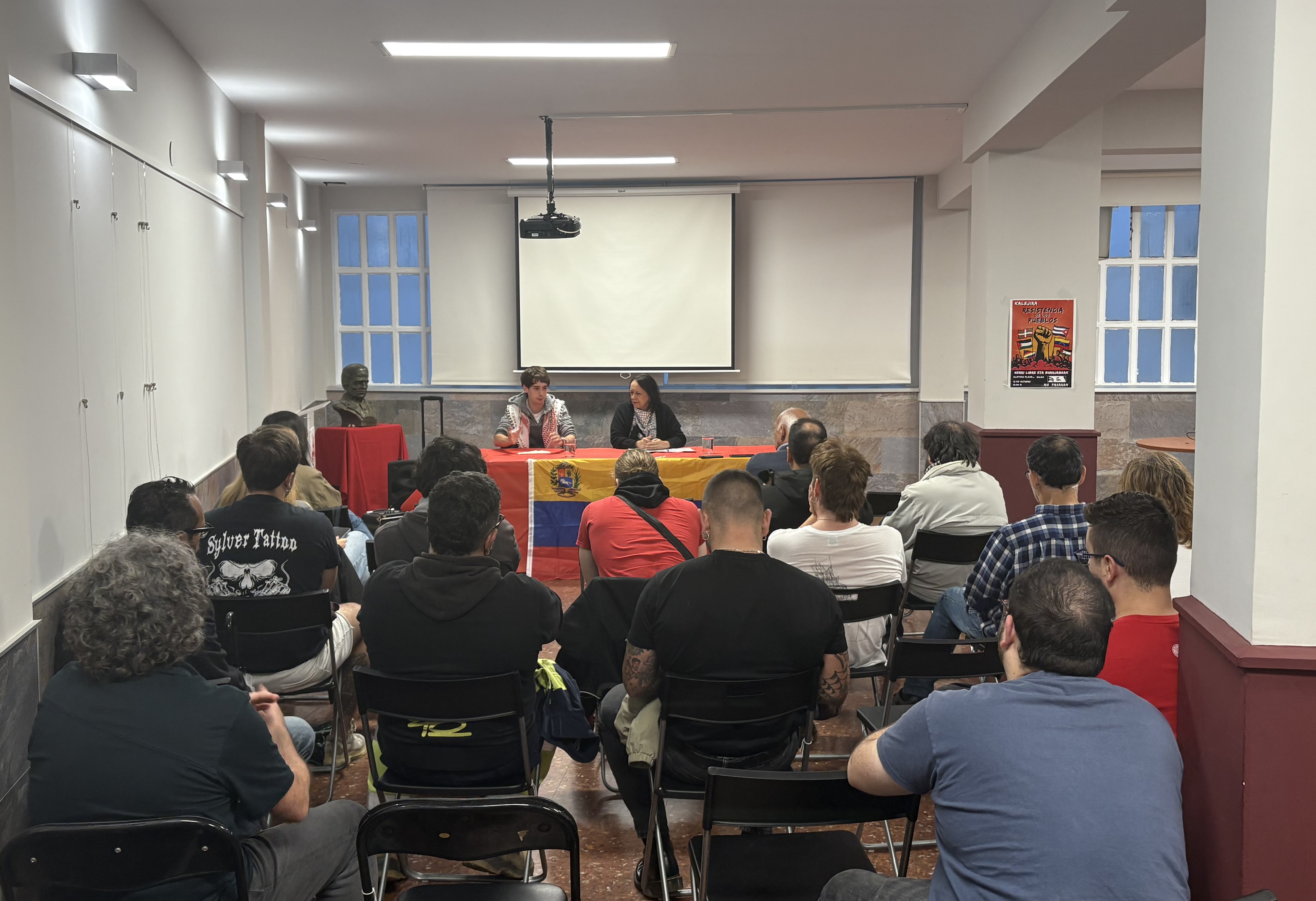 Charla sobre Venezuela en Santurtzi