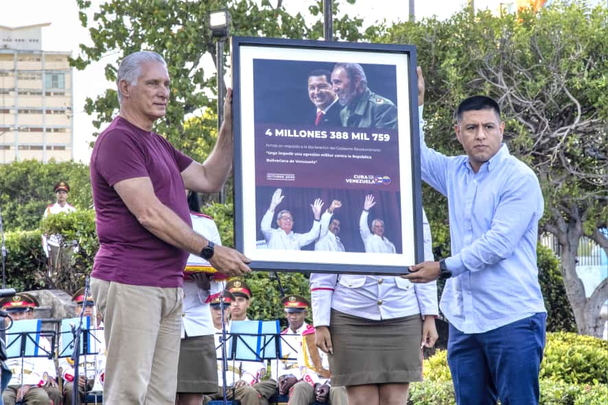 Venezuela recibe más de 4 millones de firmas del pueblo cubano en apoyo a la paz