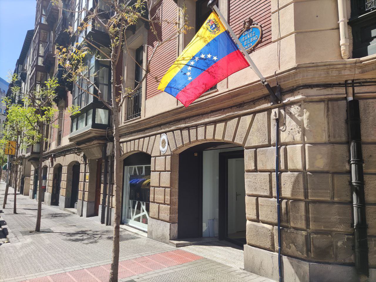Consulado General de Venezuela en Bilbao suspende atención al público por daños en infraestructura