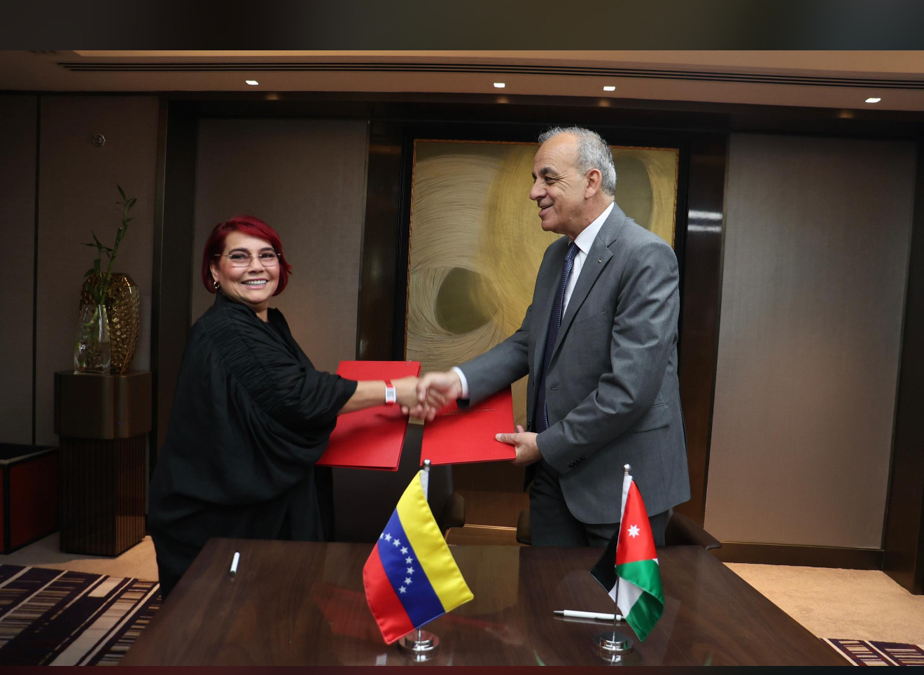 Venezuela y Jordania suscriben memorándum de entendimiento en materia turística