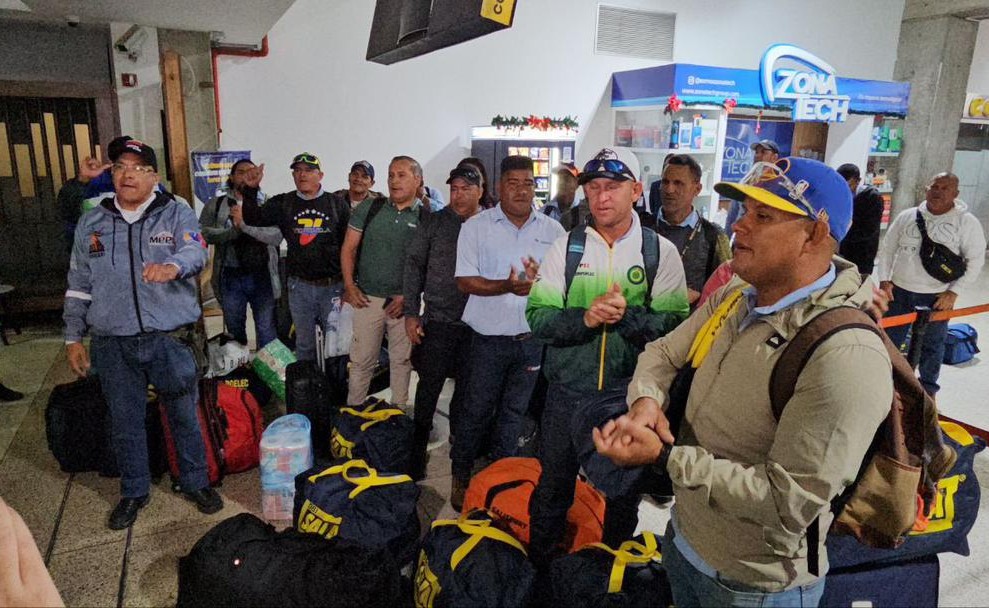 Arriban a Cuba 22 profesionales venezolanos para apoyar en restauración eléctrica e infraestructura