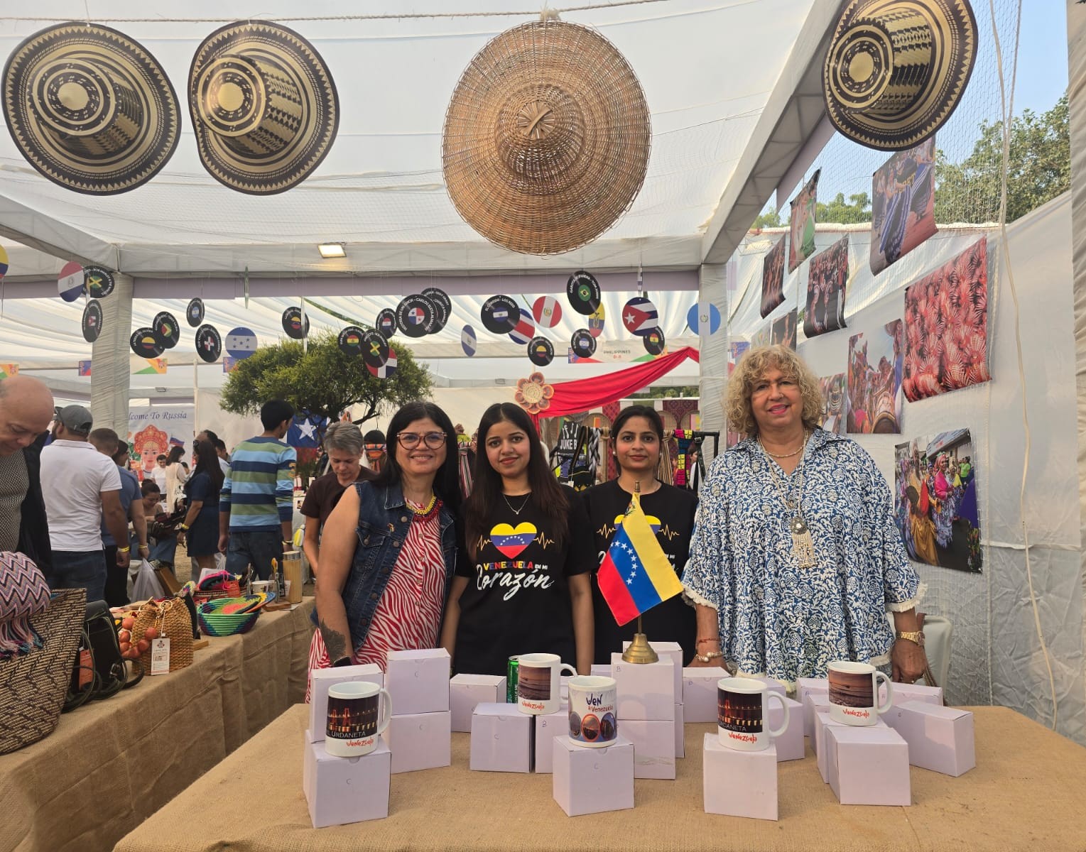 Embajada en la India participó en edición anual del Bazar de la Comunidad Diplomática