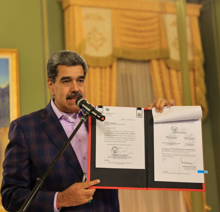 Aprobada y firmada Ley del Comando para la Defensa Integral de la Nación por el Presidente Nicolás Maduro