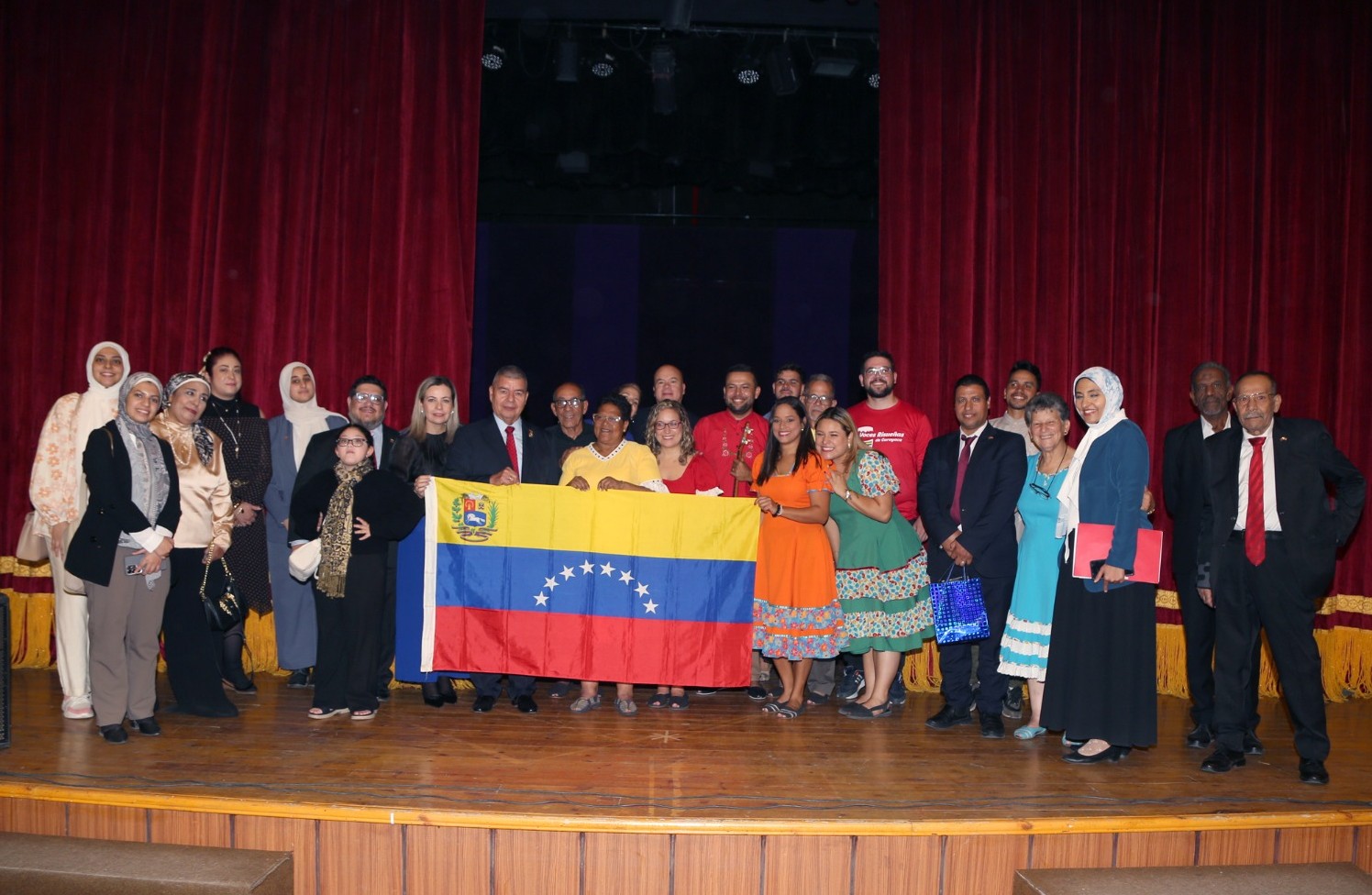 Perfecta fusión cultural entre Venezuela y Egipto en El Cairo con espectáculo folclórico de gala