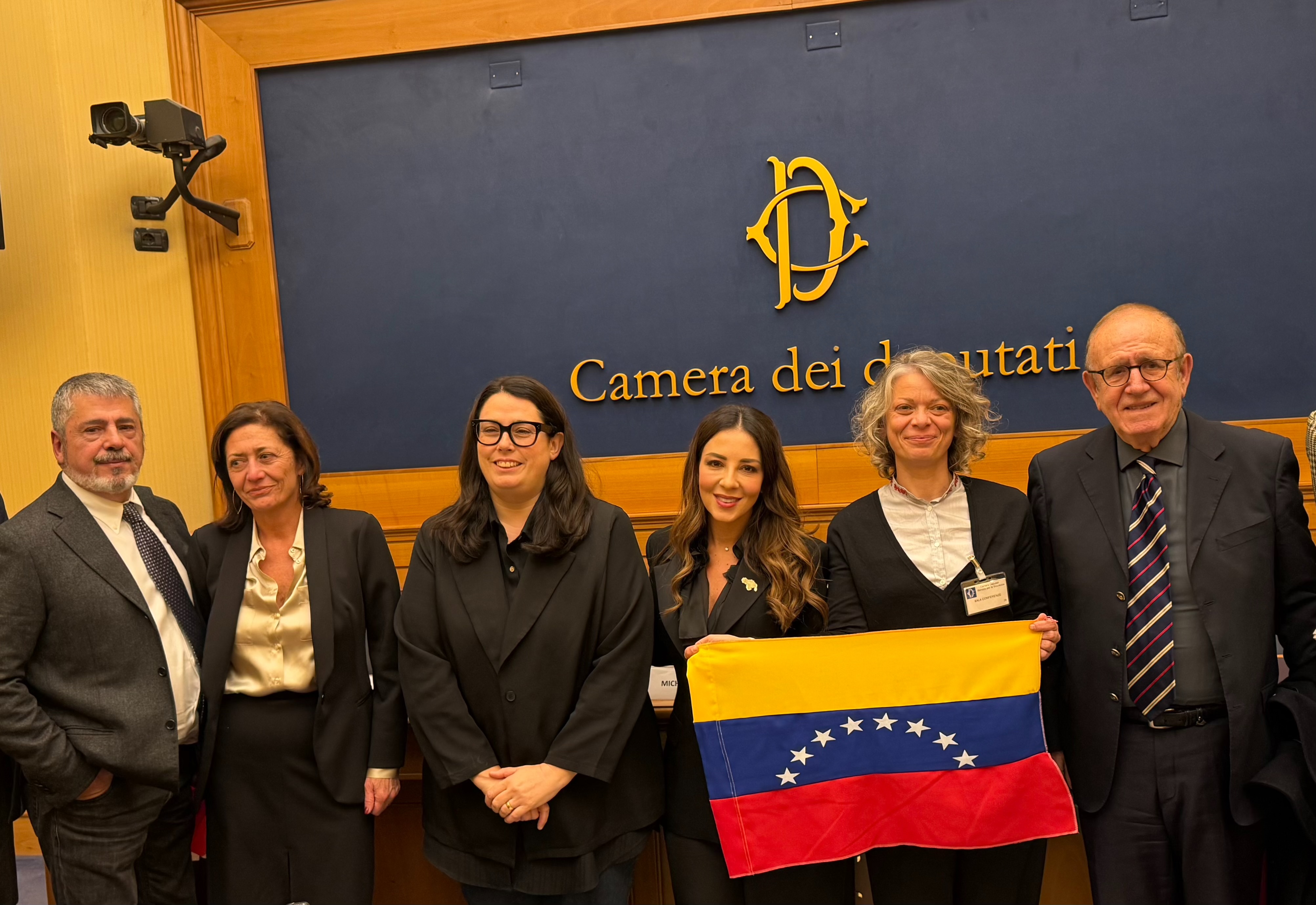 Desde el Parlamento italiano se alza la voz para frenar agresión contra Venezuela