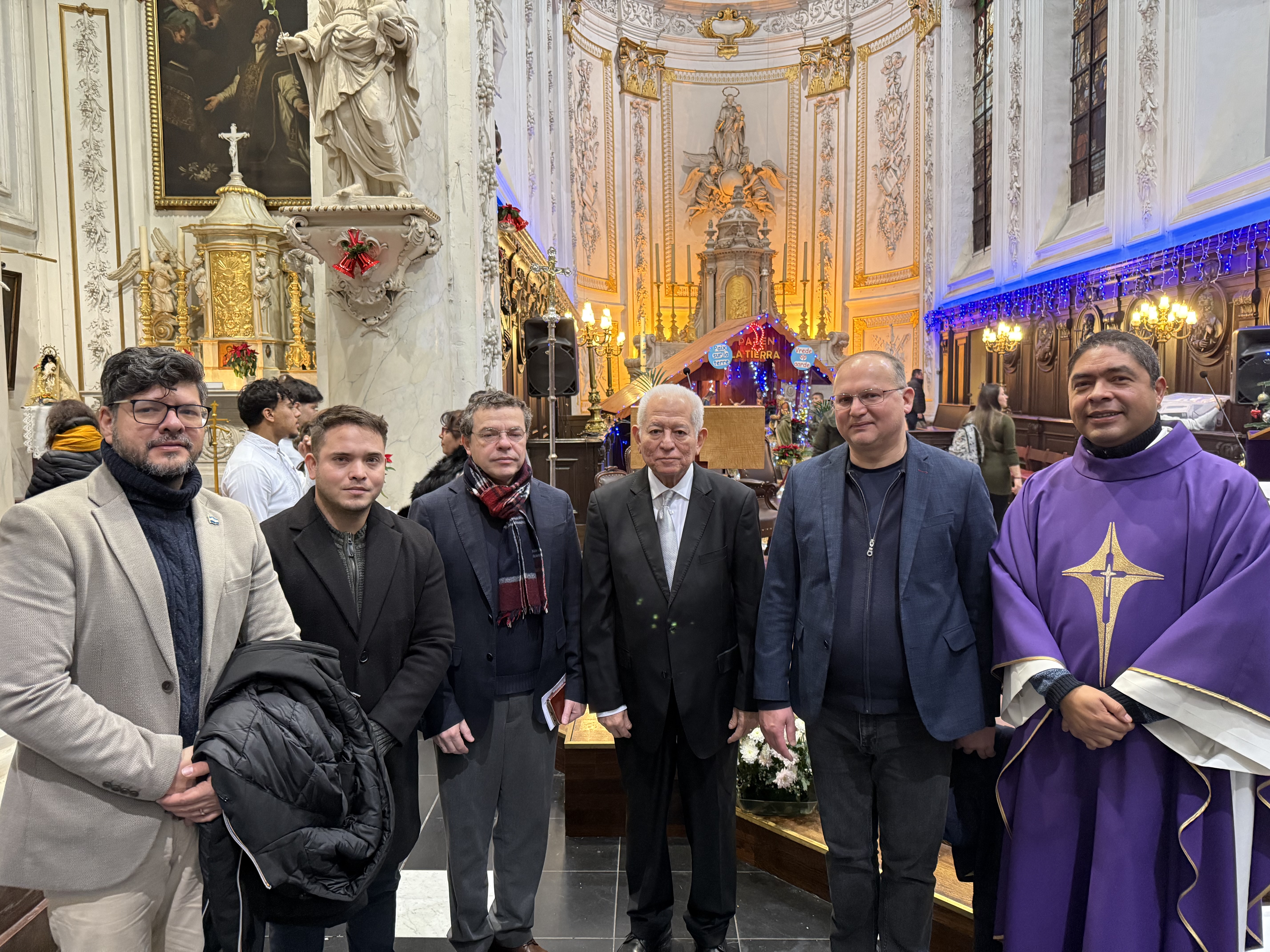 Celebrada misa por la paz en Venezuela en Iglesia Notre-Dame Finistere de Bruselas