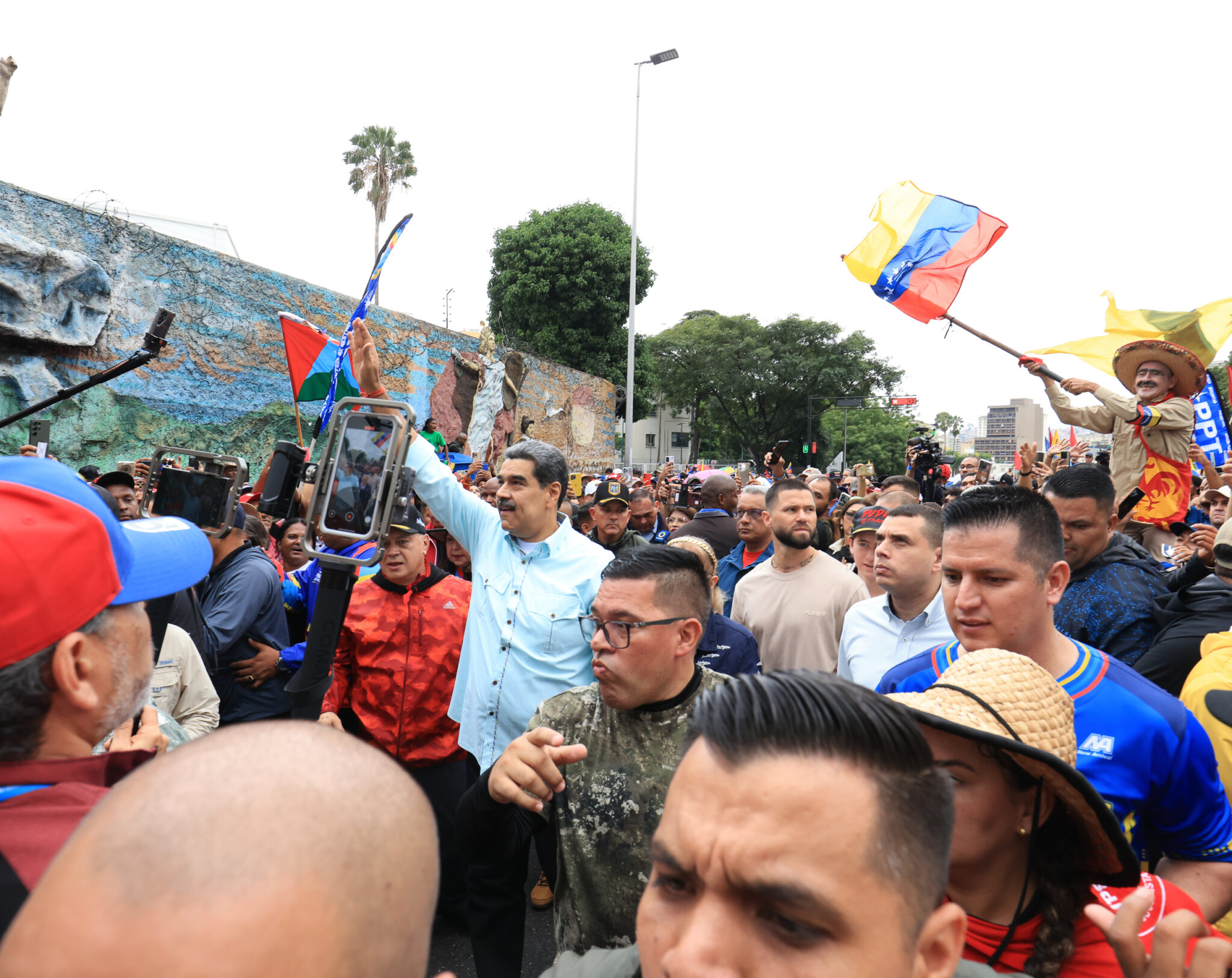 Jefe de Estado agradece apoyo en Oslo contra la guerra y confirma crecimiento económico del 9% en Venezuela