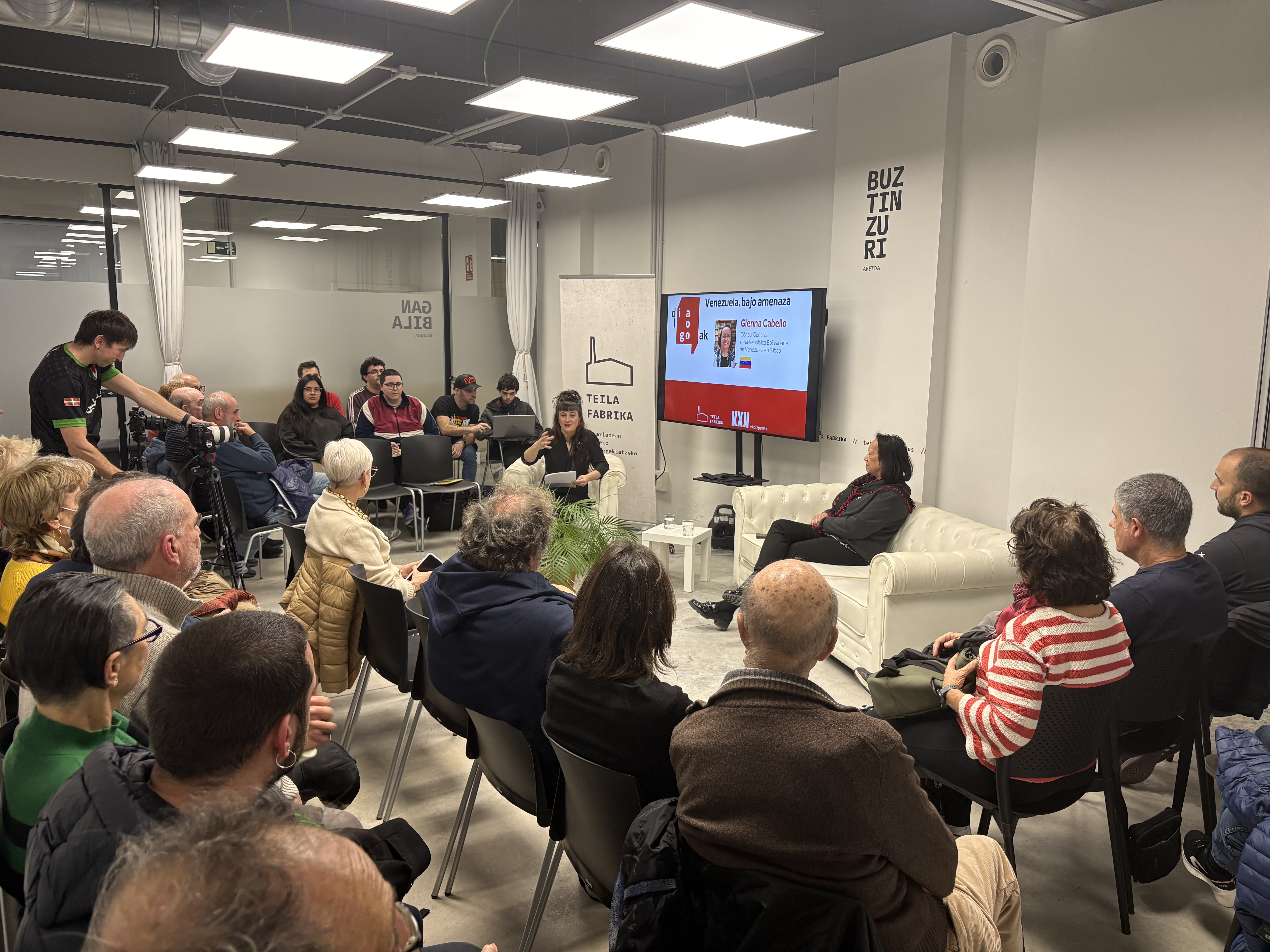 Charla y reflexiones sobre amenaza imperialista contra Venezuela en Donostia – San Sebastián