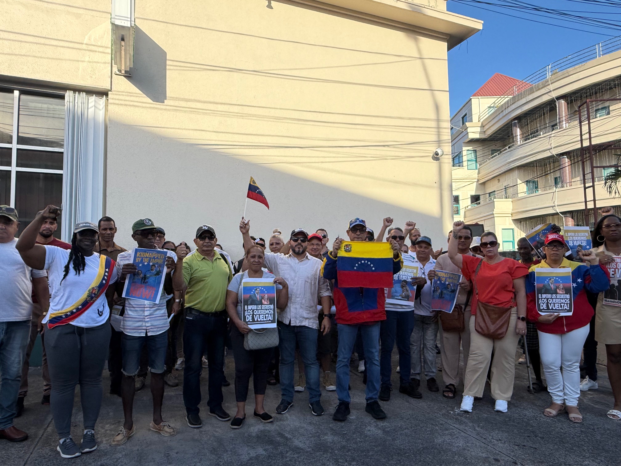 Exigen en San Vicente y las Granadinas liberación del presidente Nicolás Maduro y su esposa Cilia Flores