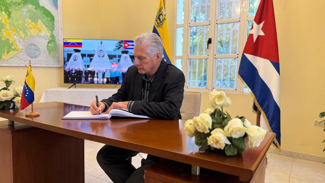 Embajada en Cuba rinde homenaje a caídos durante agresión a Venezuela el 3E