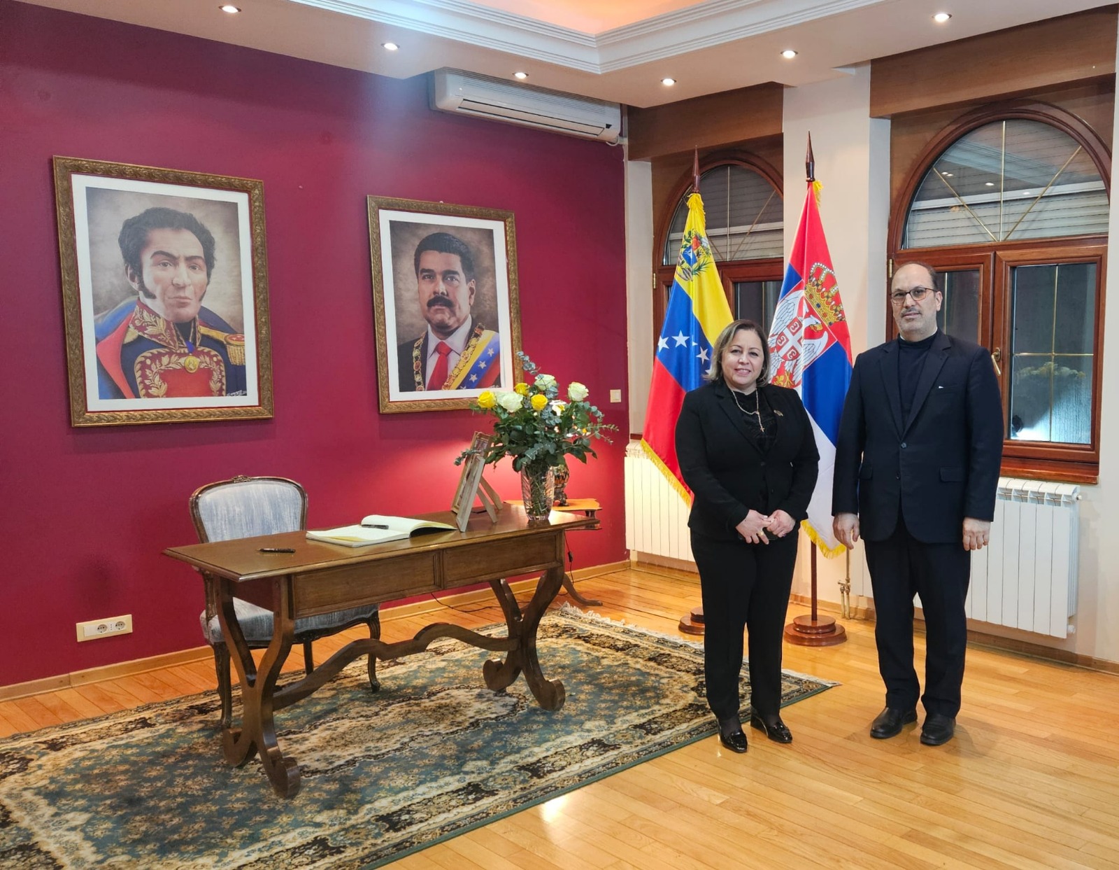 Libro de condolencias en Serbia recoge muestras de respeto a los héroes caídos en defensa de Venezuela