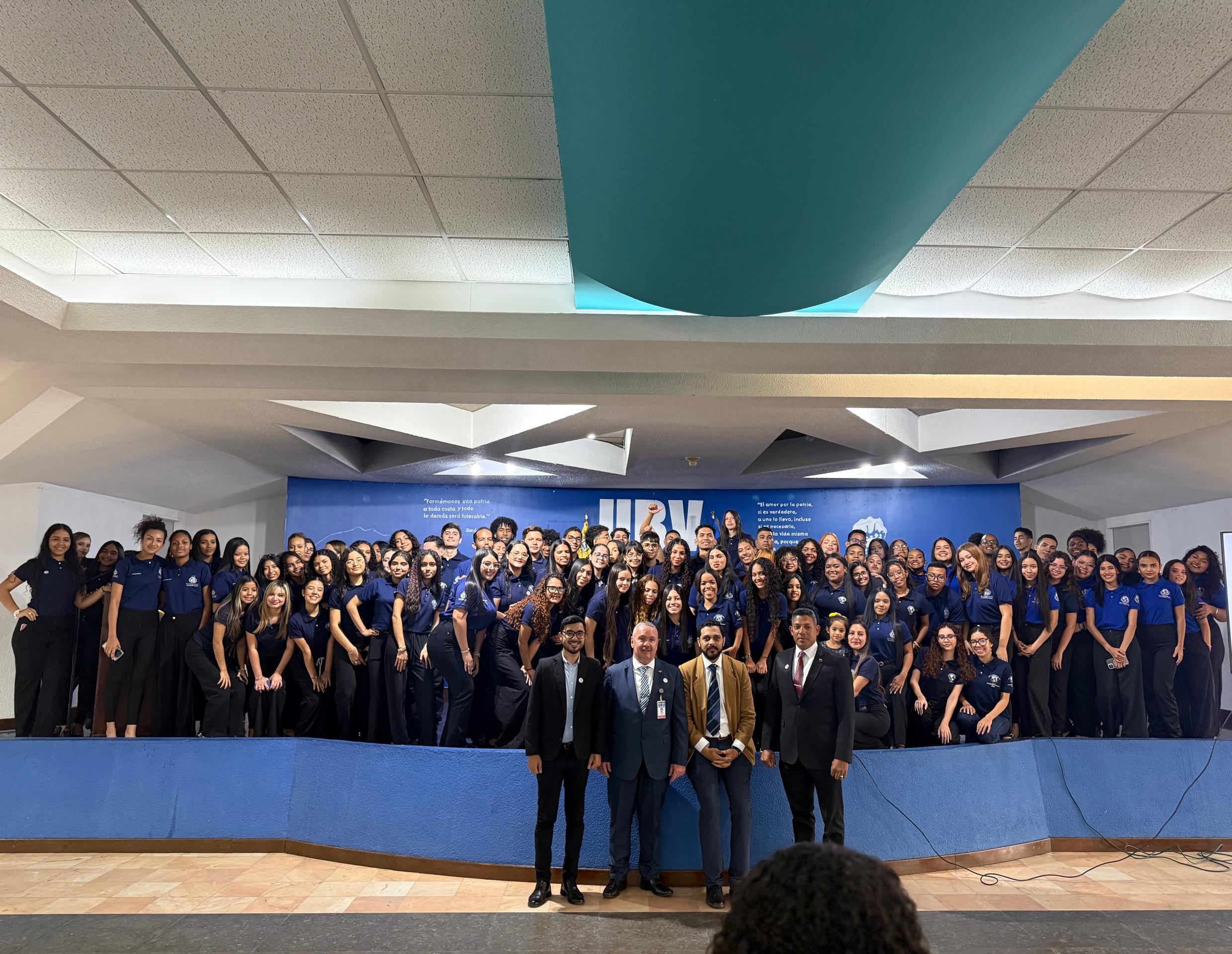 Director de la Oficina de Fronteras dicta conferencia magistral en la UBV