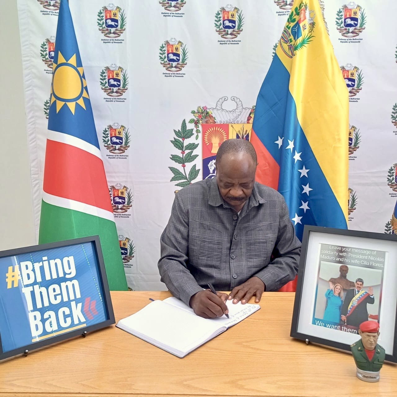 Sindicatos de Namibia cierran filas con el Presidente Obrero Nicolás Maduro y Primera Combatiente Cilia Flores