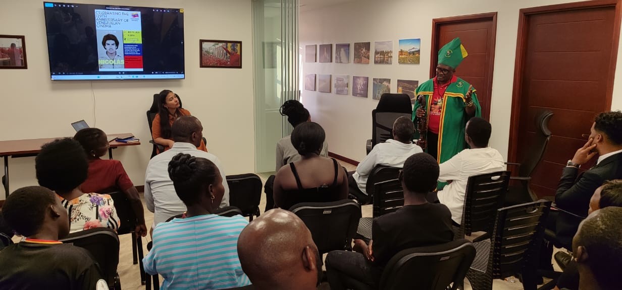 Embajada en Uganda conmemoró Día del Cine Venezolano con proyección del documental “Nicolás, El Origen”