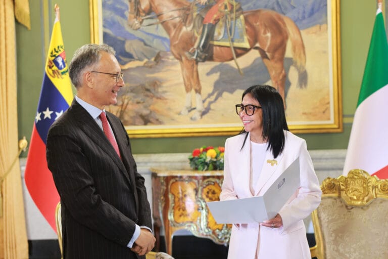Venezuela e Italia refuerzan alianza estratégica con la entrega de Cartas Credenciales ante la presidenta (E) Delcy Rodríguez
