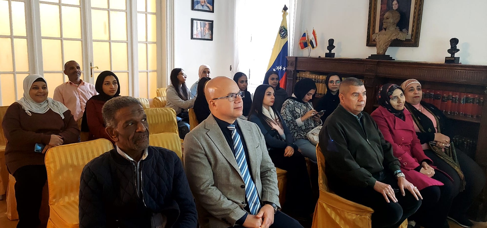 Embajada de Venezuela conmemora Día del Cine Nacional con proyección de documentales históricos en El Cairo