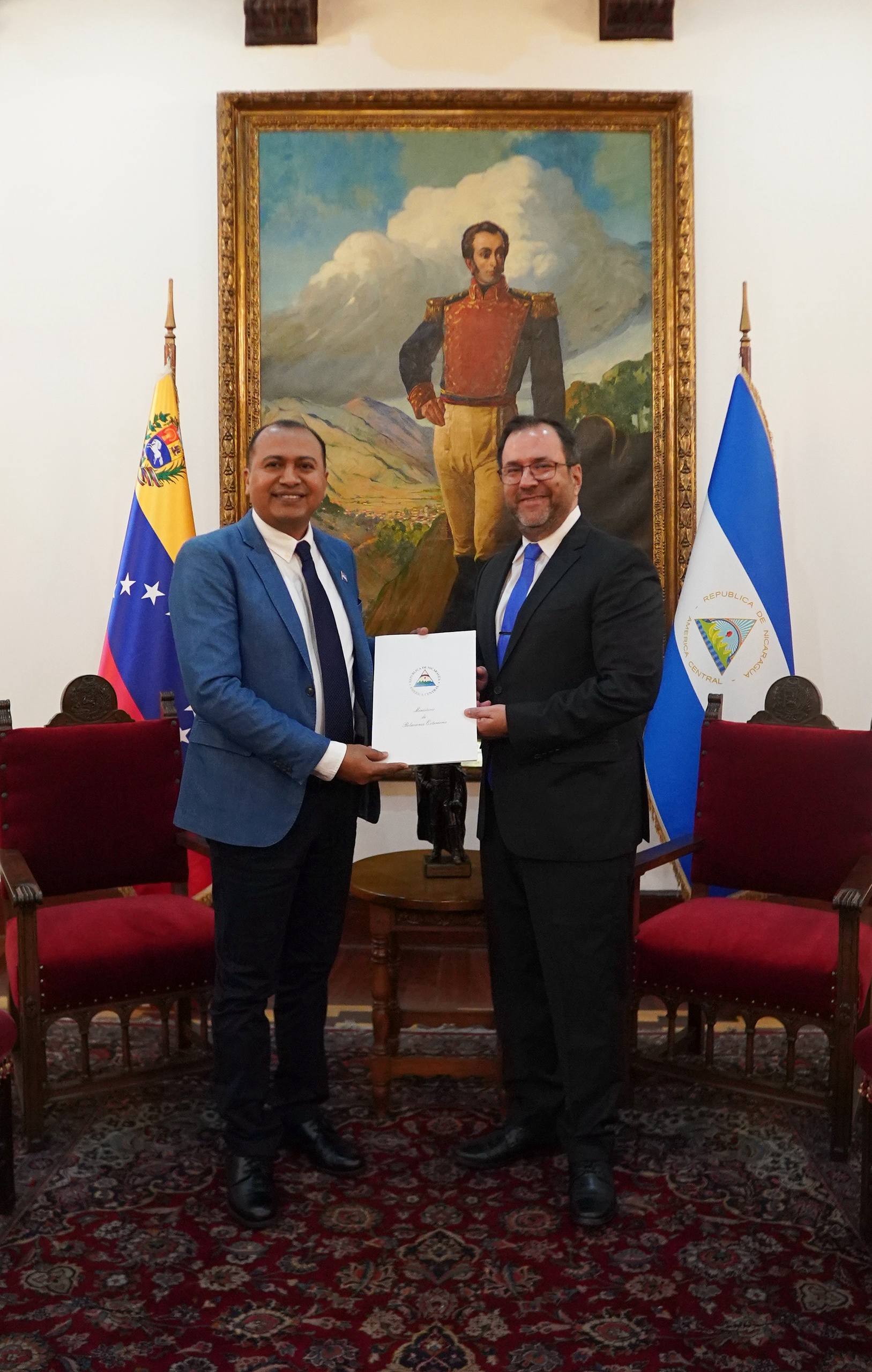 Canciller Yván Gil recibe Copias de Estilo del nuevo Embajador de Nicaragua Isidro Rivera