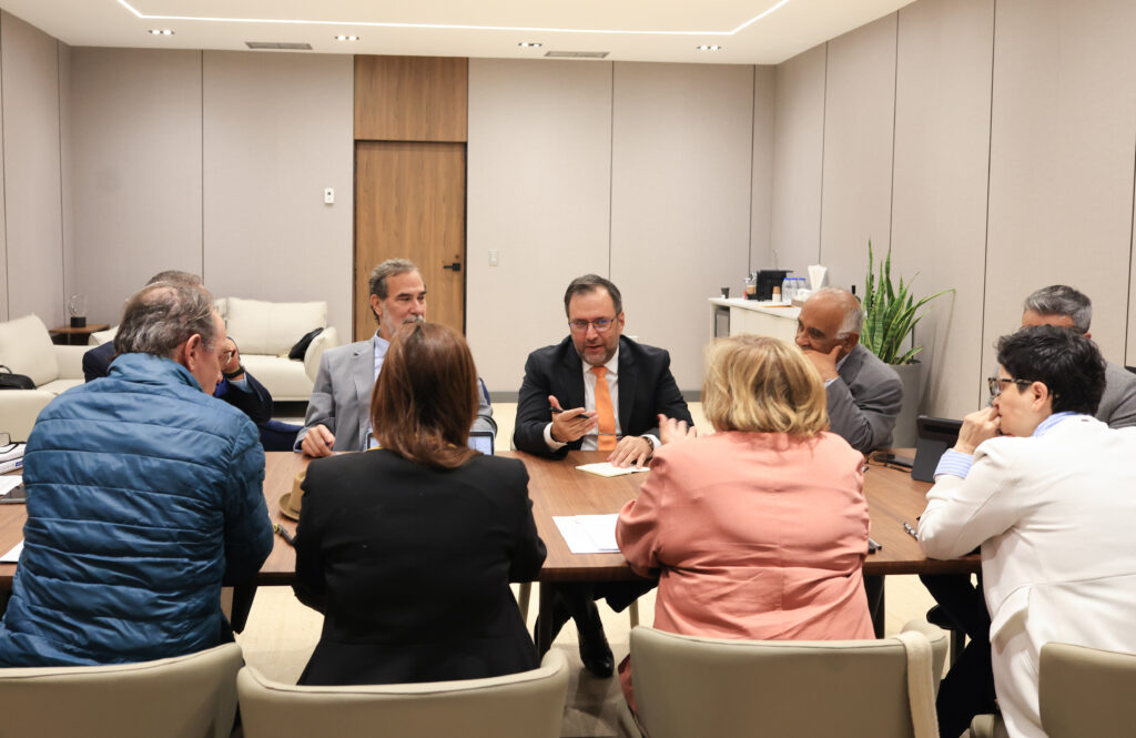 Ministros de Venezuela y Colombia avanzan en acuerdos a través de Mesas de Trabajo en seguridad, comercio y energía