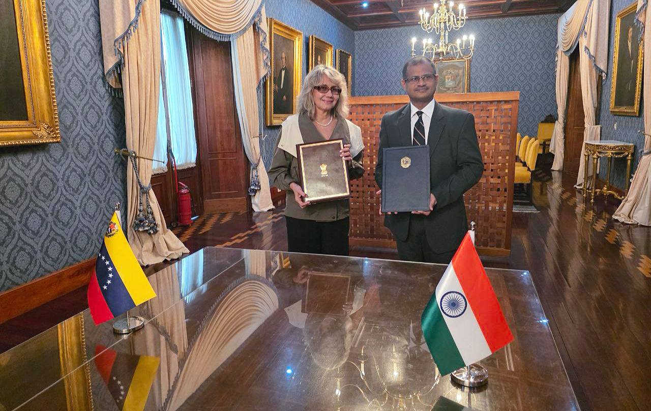 Venezuela e India firman memorándum de entendimiento en materia farmacéutica